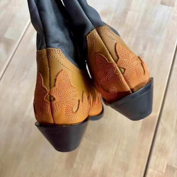 DINGO WOMEN'S STATEMENT LEATHER FLAME DETAIL WESTERN BOOTS SNIP TOE SIZE 9.5 NWT - Picture 11 of 11